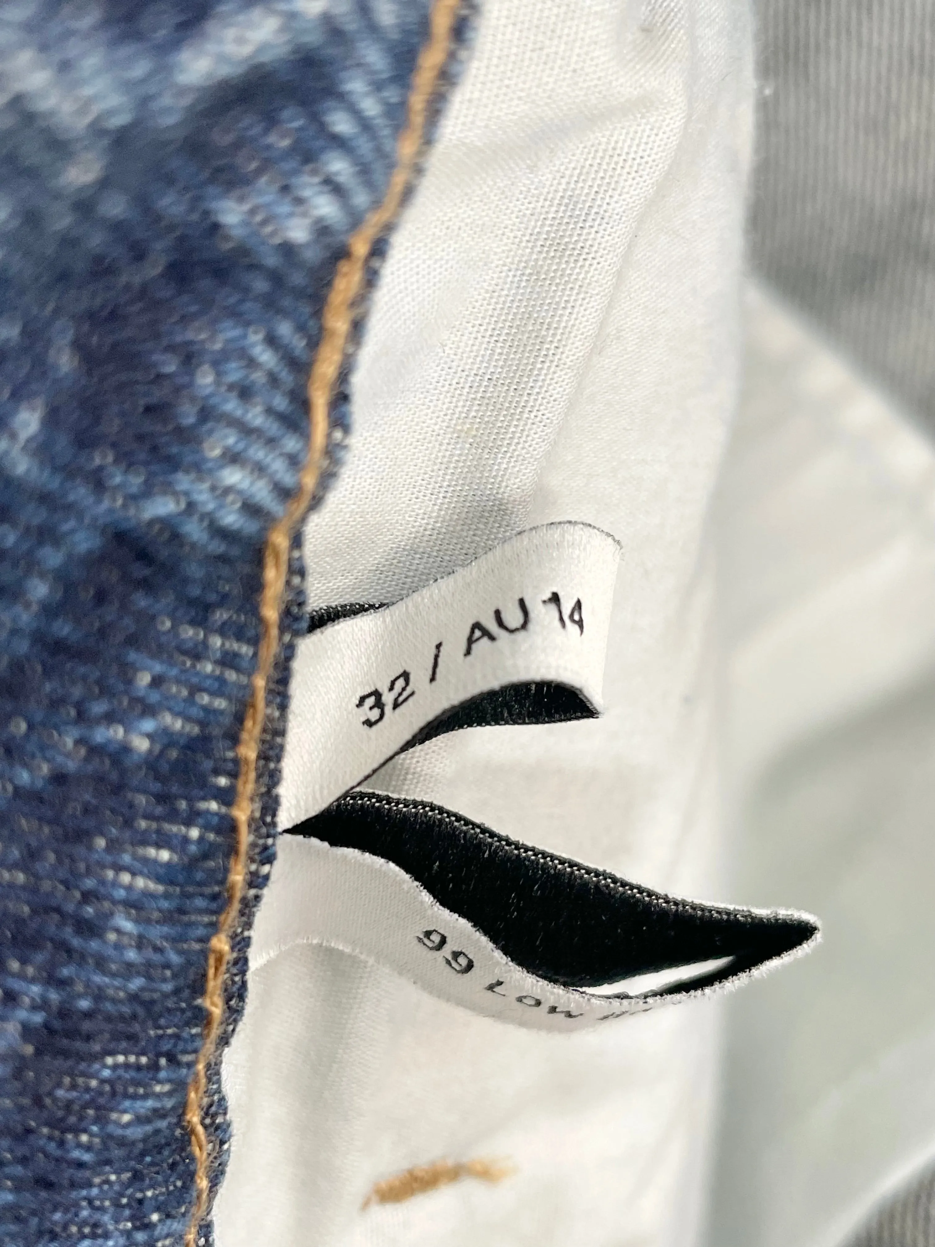 Abrand Blue 99 Low-Rise Baggy Jeans - AU14