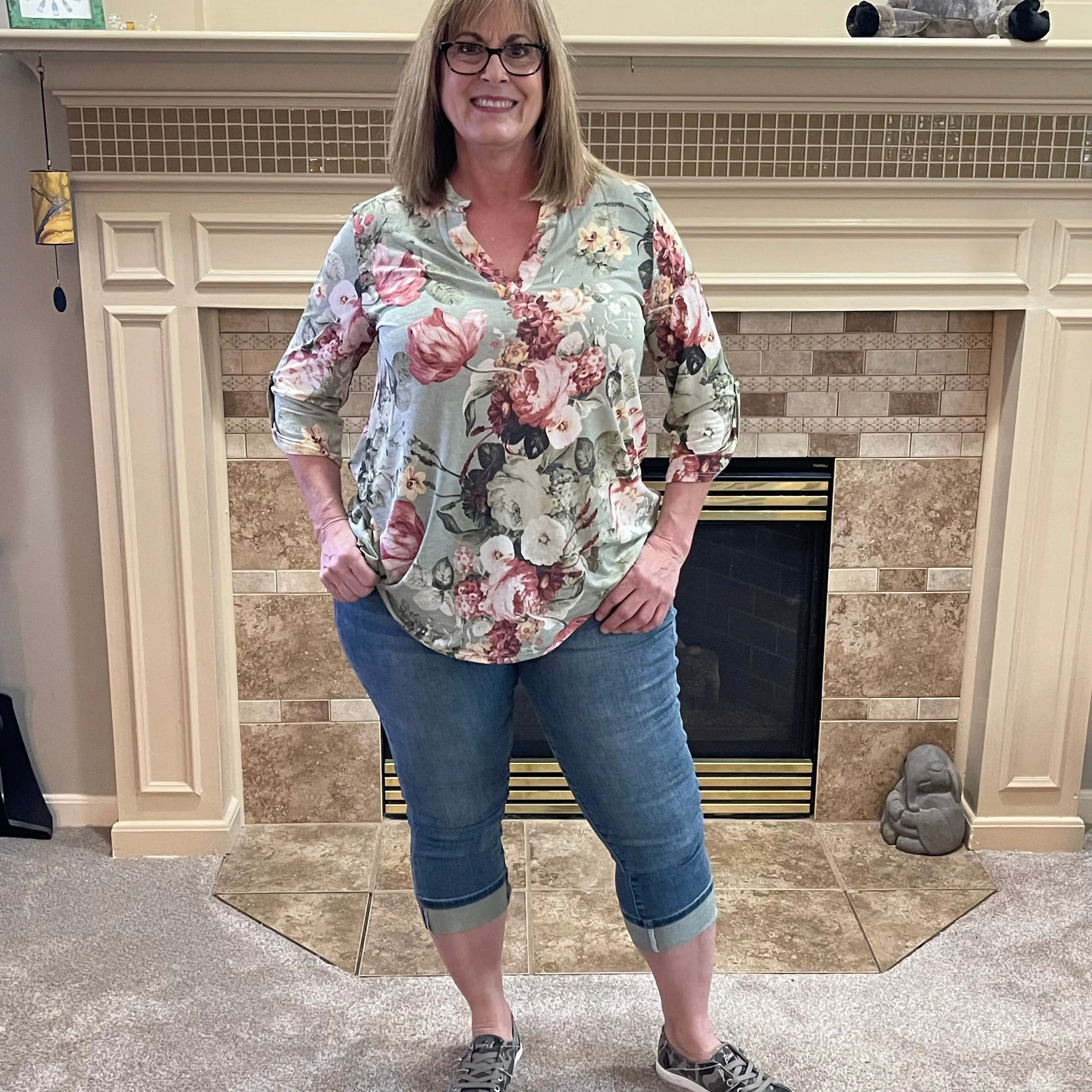 Judy Blue Mid-Rise Cuffed Capri